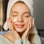 how much moisturizer to use on face